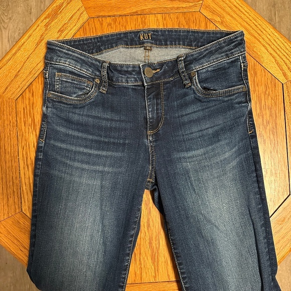 *KUT FROM THE KLOTH* Medium Wash Jeans Size 6S - Picture 2 of 8